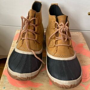 Sorel Out N About Leather Duck Boots